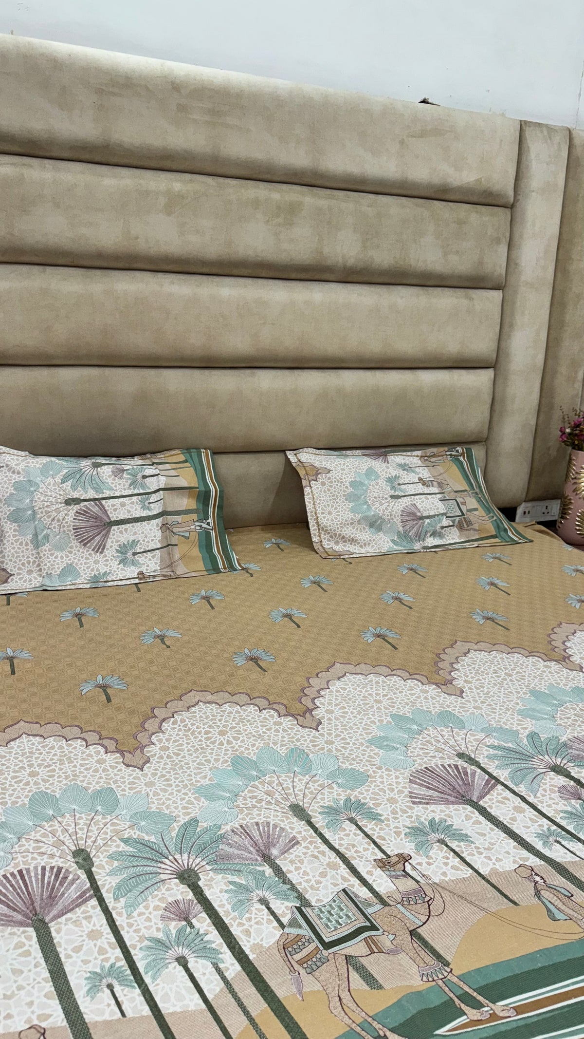 GHOOMAR PURE ORGANIC COTTON BEDSHEET (King-Size:108x108)